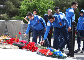 Динамовцы возложили цветы к мемориалу советских воинов