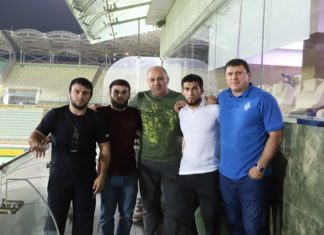 Наши прославленные борцы тоже болеют за «Динамо»