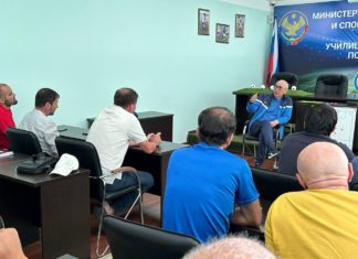 Курбан Бердыев провел встречи с дагестанскими детскими тренерами по футболу