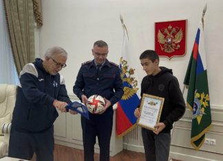 Гаджи Гаджиев и Руслан Агаларов встретились с подростками, спасшими тонувших детей