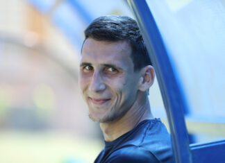 Тимур Магомедов: «У нас классная оборона. Мячи до нас, вратарей, долетают взорванными»