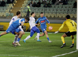 «Динамо» сыграло вничью с «Факелом»