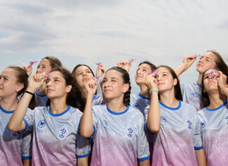 Почему она выбрала футбол